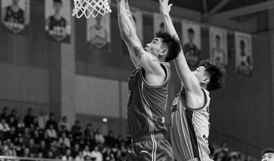 Keene đến Trabzonspor, Wicks gia nhập Holon: Ván cờ chuyển nhượng trước thềm BCL
