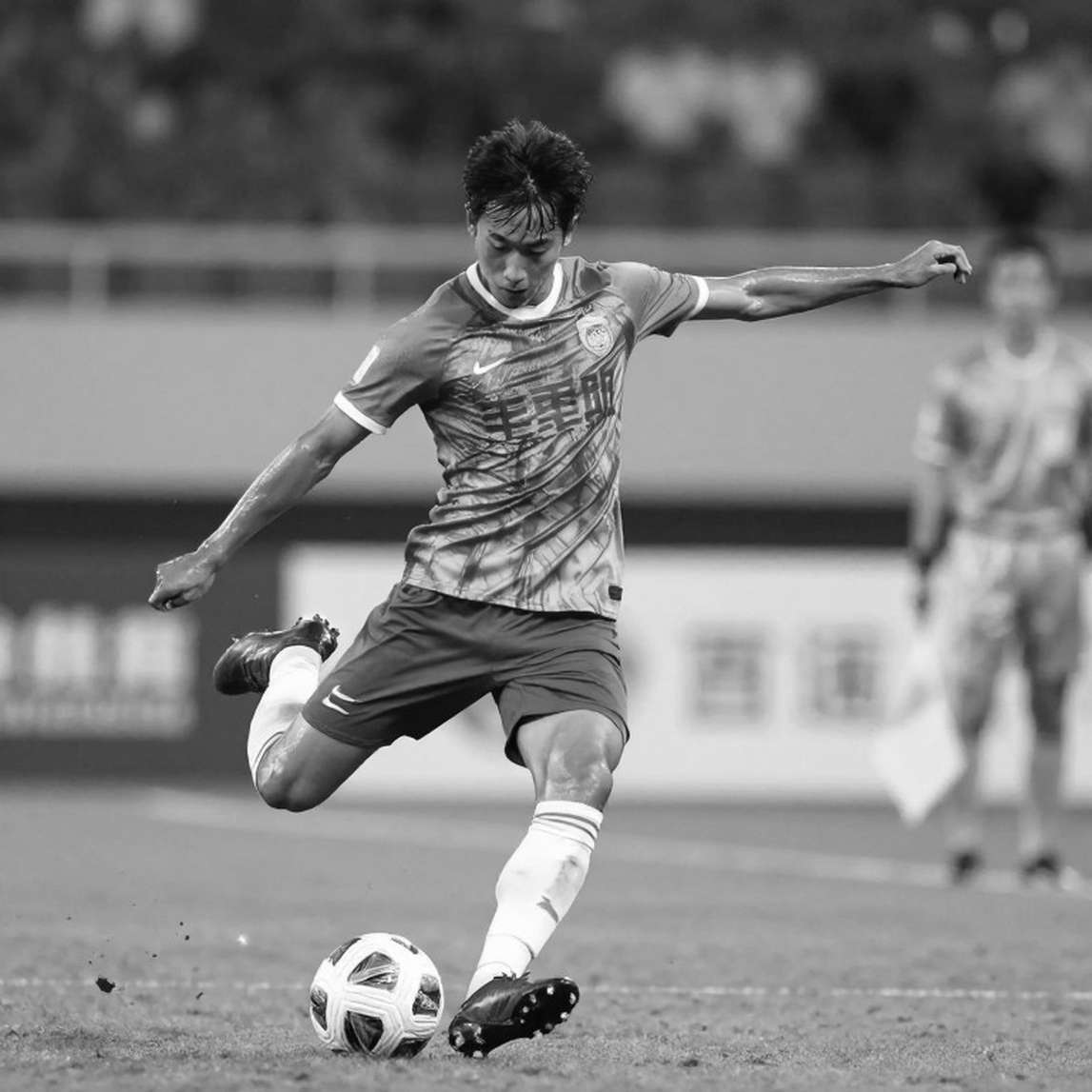 The V.League Transfer Window: Foreign Strikers Arrive, Where Do Young Vietnamese Players Go?