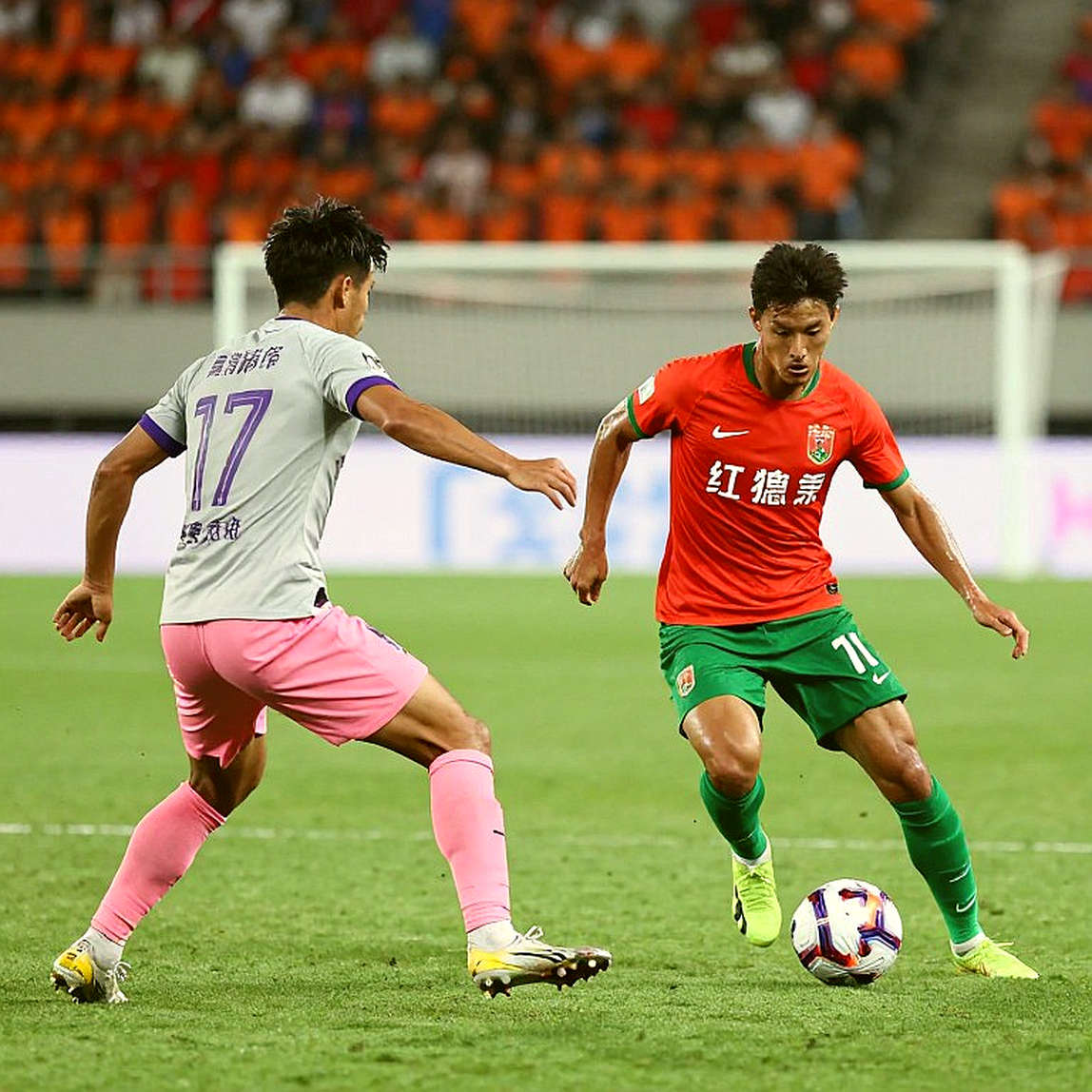 Bên trong thị trường chuyển nhượng V.League: chuỗi bằng chứng không bao giờ nói dối