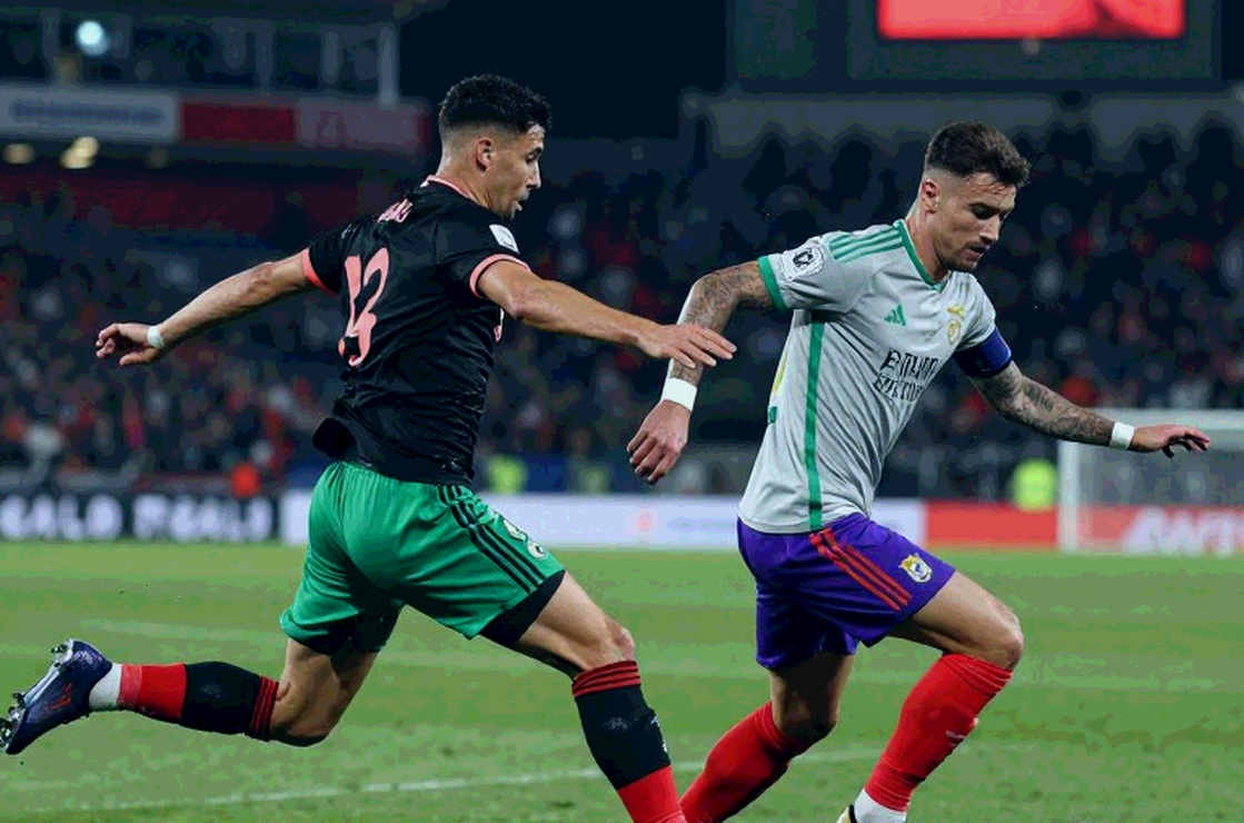 Guillermo Ochoa ở Madrid: thương hiệu Mexico, hậu trường Grupo Firme và giới hạn của phân tích bóng đá Guillermo Ochoa ở Madrid: thương hiệu Mexico, hậu trường Grupo Firme và giới hạn của phân tích bóng đá