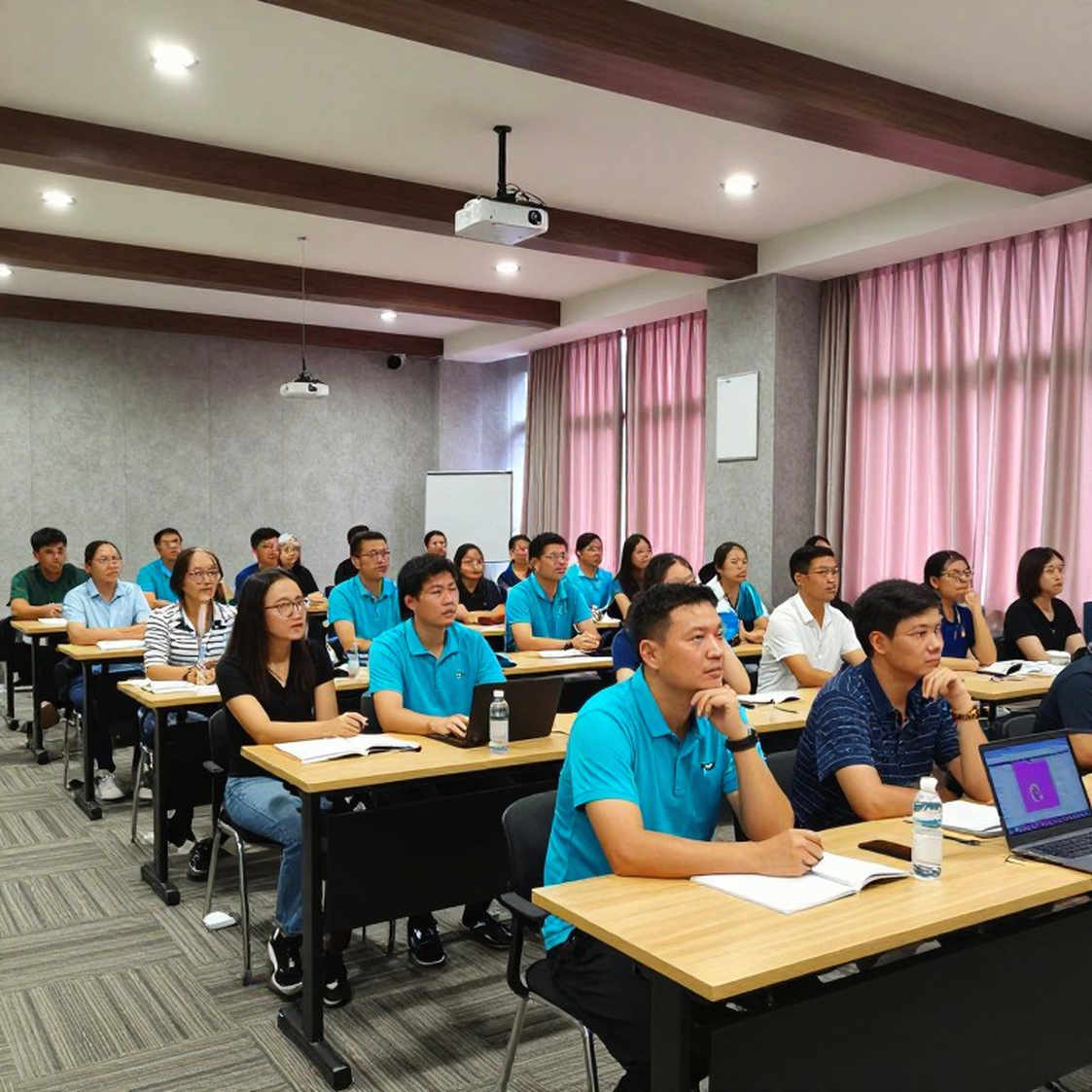 Một trận tứ kết ở Thâm Quyến, và hai số phận cầu lông Ấn Độ đang rẽ hai ngả